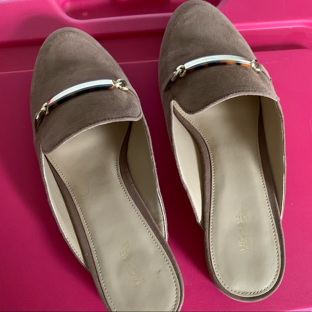 Micheal Kors almond toe slip on flats - Picture 4 of 5